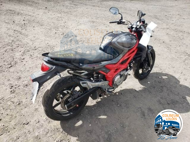 LOTE 19 SUZUKI GLADIUS 650 2015/2016 